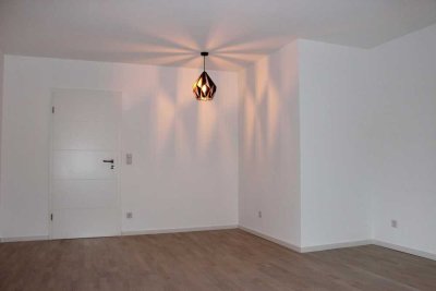 Traumblick! Top-sanierte 3-Zimmer-Wohnung mit Loggia & TG-Stellplatz