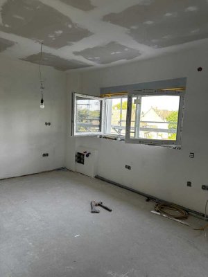 4 Zimmer-Wohnung mit Balkon, Barrierefrei, Aufzug, sowie mit günstigen Sonnen-Energie (A+)
