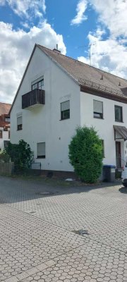 Preiswerte, sanierte 5-Raum-Doppelhaushälfte in Neuburg an der Donau