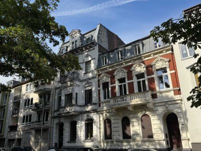 +++ Altbau-Charme + vis-à-vis Stadtgarten + grün, zentral, ruhig +++