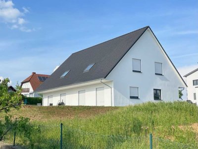 Alles inklusive! :-) Familienfreundliche Doppelhaushälfte mit Küche, Garage, Terrasse & Garten