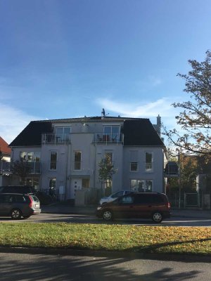 Helle 3-Zi. Dachgeschosswohnung mit 2 Terrassen und TG in Südwestlage (von privat)