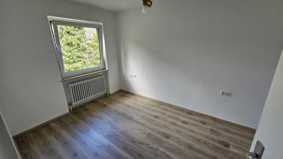 Helle 2-Zimmer-Wohnung mit Balkon und Einbauküche - nähe Bahnhof