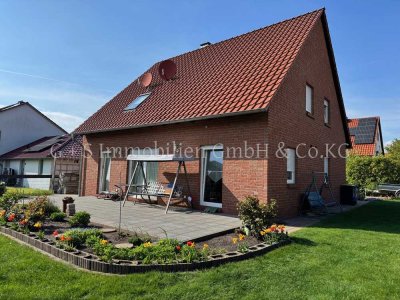 Sehr gepflegtes Architektenhaus
mit Garage in ruhiger Lage.
