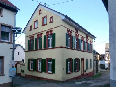 RESERVIERT !!! Saniertes MFH mit historischem Charme !!!
