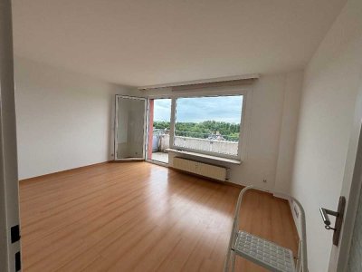 Helle 3-Zimmer-Wohnung mit Balkon und EBK in Bad Homburg