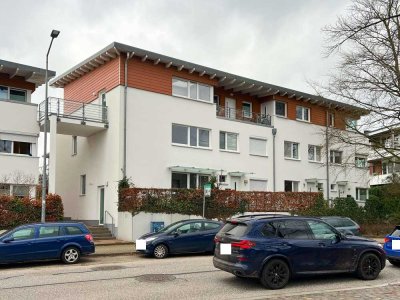 Über den Dächern Wedels!! Wohnung mit großem Balkon und Sicht auf die Wedeler Marsch!!