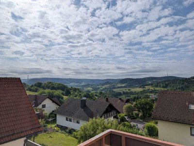 Attraktive und gepflegte 2-Zimmer-Dachgeschosswohnung mit EBK in Haibach