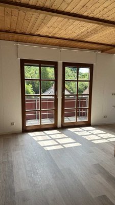 Renovierte 3-Zimmer-Wohnung mit Balkon in Kitzingen