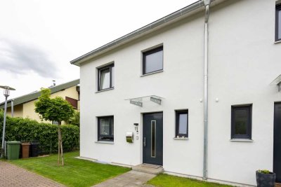 Moderne Doppelhaushälfte mit zwei Terrassen in Walldorf