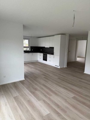 Moderne Neubauwohnung 3-Zimmer-Erdgeschosswohnung (EW4) mit Einbauküche, Balkon und Außenstellplatz