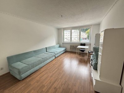 Helle Garconniere in Salzburg Schallmoos