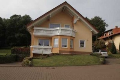 Freistehendes Zweifamilienhaus mit Garten in ruhiger Lage - Nähe Bostalsee