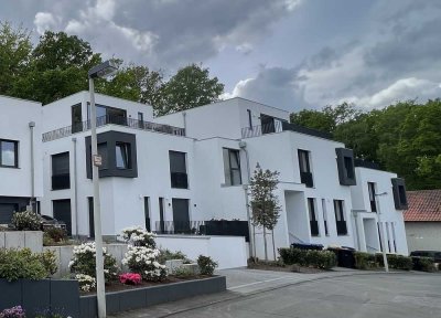4-Zimmer Maisonette  Penthouse-Wohnung mit Einbauküche, Ankleide und Dachterrasse
