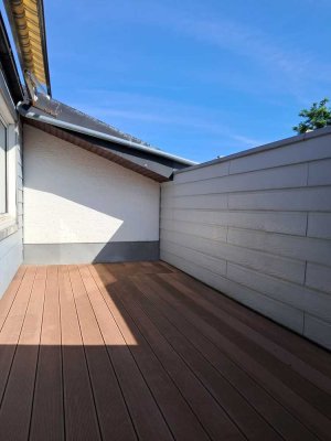 Exklusive 1-Zimmer-Dachgeschosswohnung mit Einbauküche in Gröbenzell