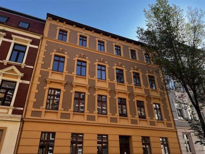 Wohnen im Denkmal ** geräumige 1 Zimmer Wohnung in Zeitz - Fussbodenheizung, Aufzug & Balkon