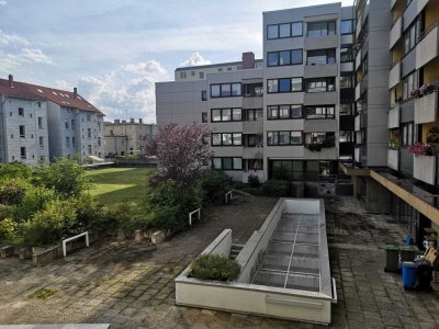 Braunschweig … unmittelb. Nähe zur Uni/City ! Schnuckelige 2 Zi. Wohng. m. EBK/Balkon/Fahrstuhl