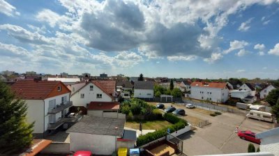 Von Privat:Helle 2,5 Zimmerwohnung