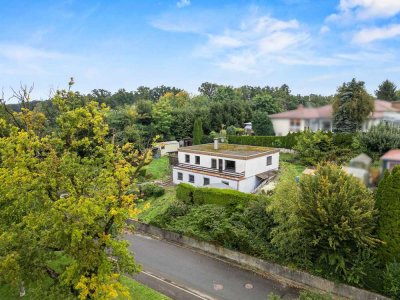 Sensationeller Ausblick! Einfamilienhaus mit viel Potenzial für Ihren persönlichen Wohntraum