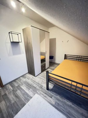 Exklusive, vollständig renovierte 2-Zimmer-Dachgeschosswohnung in Hallstadt