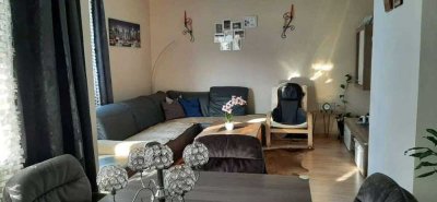 Exklusive, gepflegte 2-Zimmer-Wohnung mit Balkon und EBK in Mainburg