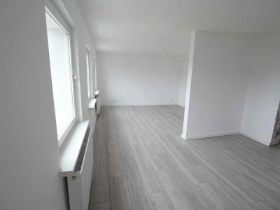 Modernisierte 3 -Zimmer Wohnung mit Terrassenfläche an der Aue
