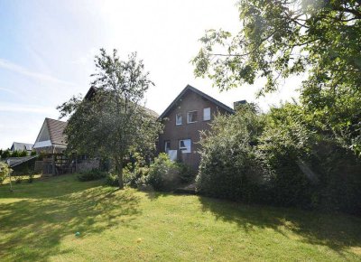Gepflegtes Einfamilienhaus mit schönem Garten, Terrasse sowie Garage und vielem mehr...