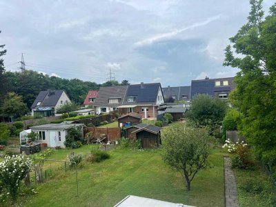 15 m² möbliertes WG-Zimmer in 55 m² Wohnung (2er-WG mit Studentin) – vom 1.8. bis 30.9.,