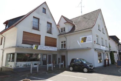 2 Häuser mit 2 Ladenlokalen, 3 Wohnungen sowie riesigem Garten super Lage in Ruppichteroth
