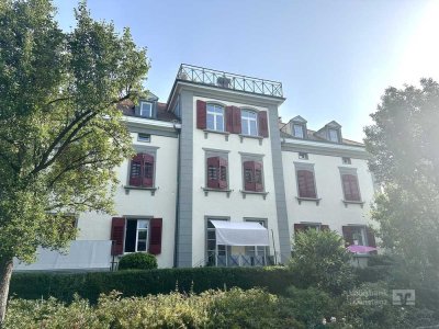Besondere 4 + Zimmer Maisonette Wohnung mit Dachterrasse im kernsanierten Denkmalschutz inclusive Ti