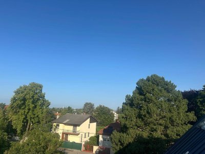 Licht. Raum. Freiheit. – Traumhafte 3-Zimmer-Wohnung mit Süd-Ost-West-Ausrichtung; sonnigem Balkon - UNVERBAUBARER AUSBLICK