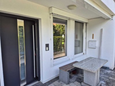 Große, helle und hochwertige 2,5 Zi. Wohnung im Erdgeschoss ab sofort zu vermieten