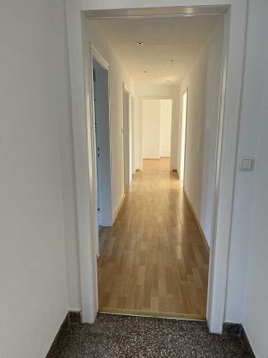 4-Raum-Dachgeschosswohnung mit Balkon in Köln Rodenkirchen