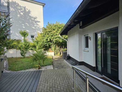 Traumhaftes Zweifamilienhaus mit Garten, PV & gehobenem Komfort, Frankfurt 45 Min.