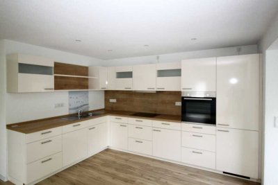 Schöne Erdgeschosswohnung mit grosser Terasse und EBK in Gottmadingen