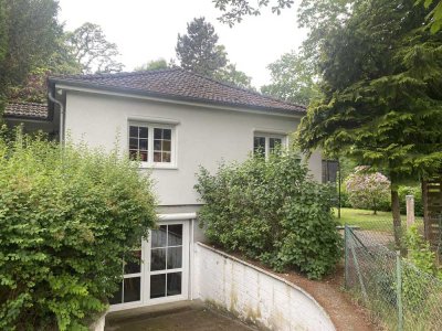 Schmuckes, freistehendes Einfamilienhaus mit großen, wunderschönen Garten