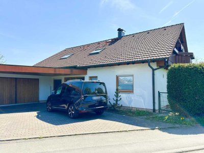 Zweifamilienhaus mit großem Grundstück und soliden Mieteinnahmen in Gomaringen!