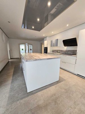 Renovierte 3 Zimmer Wohnung mit Terrasse und eigenem Garten