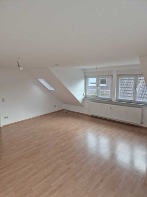 DG-Wohnung (2. OG) in Mörfelden-Walldorf, frisch saniert