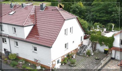 Doppelhaushälfte mit Renovierungsbedarf und großem Grundstück, sucht einen Handwerker und Gärtner!