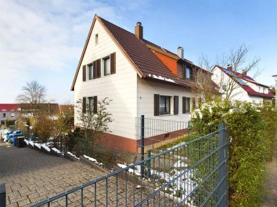 Charmante Doppelhaushälfte mit Gartenparadies
