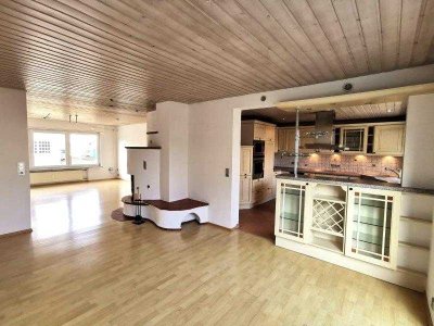 Großzügige EG-Wohnung mit Garten