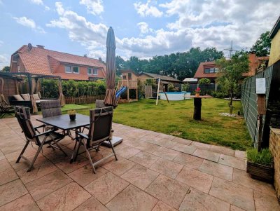 Charmantes Einfamilienhaus mit großem Garten, Pool & Partyhaus – Gepflegter Wohntraum mit Charakter