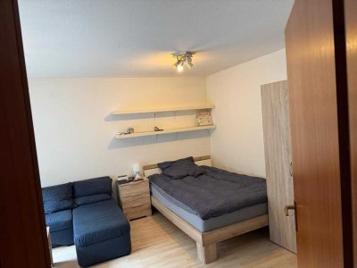 Teilmöbilierte 1,5-Zimmer Wohnung mit Carport in Sindelfingen-Maichingen