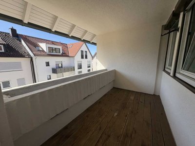 Lichtdurchflutete 4-Zimmer Wohnung mit Balkon