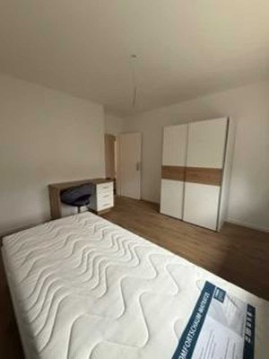 Allein oder zu Zweit? vollmöbiliertes WG-Zimmer zu vermieten