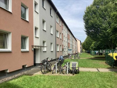 Teil-Renovierte 3-Zimmer-Wohnung ca. 63,18m² mit XL-Balkon in Hannover-Döhren verfügbar