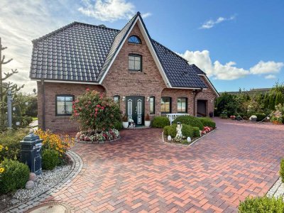 Typisch friesisch, top-gepflegt, viel Platz: modernes Einfamilienhaus in der Nähe von Heide.