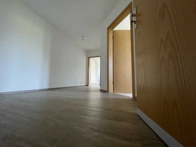 Charmante 2-Zimmer Wohnung, komplett renoviert, in Schwindegg