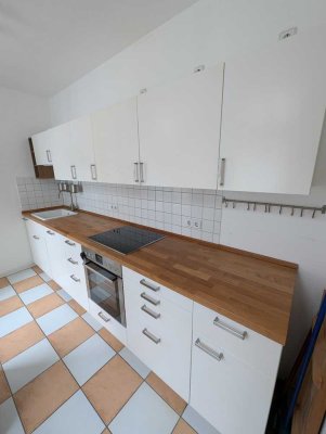 3 ZKB mit Einbauküche, Balkon und Stellplatz in Nordhausen- Zentrum !